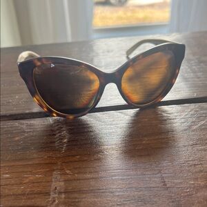 Burberry sun glasses